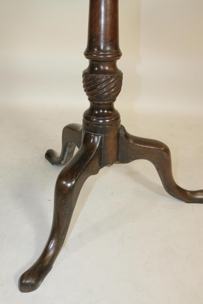 A GEORGIAN MAHOGANY TRIPOD TABLE Image