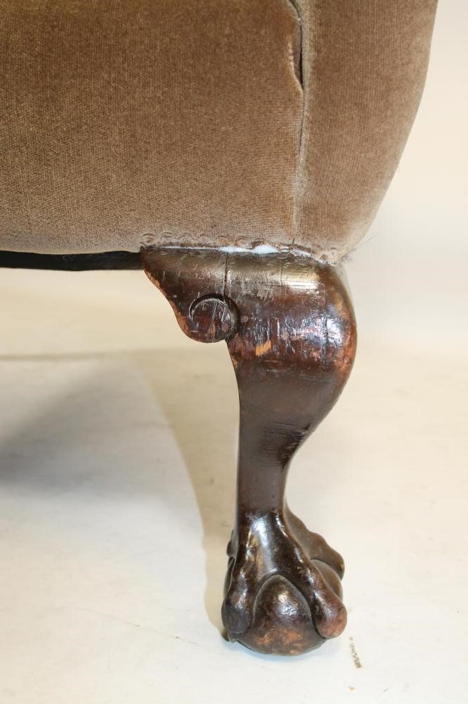 A GEORGIAN DESIGN MAHOGANY FRAMED WING ARMCHAIR Image