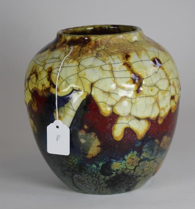 A ROYAL DOULTON CHANG VASE Image