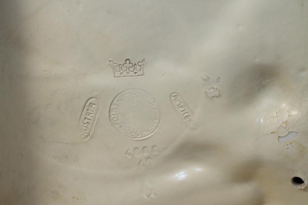 AN AMPHORA BISQUE PORCELAIN FIGURE GROUP Image