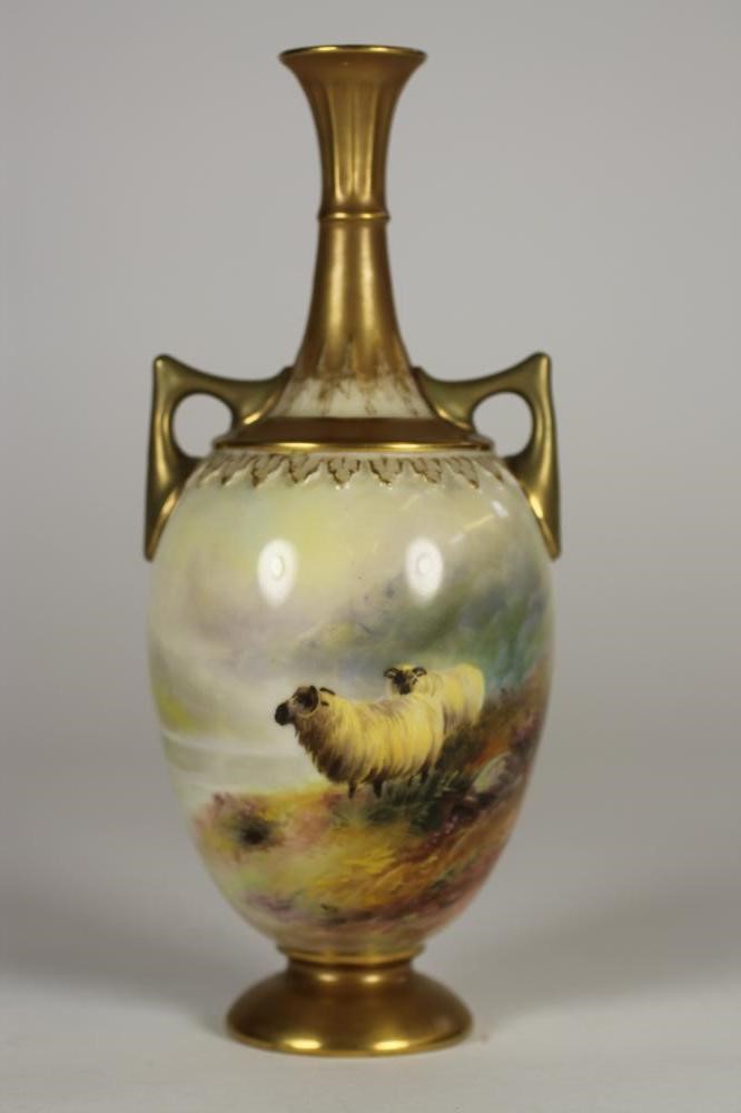 A ROYAL WORCESTER CHINA VASE Image