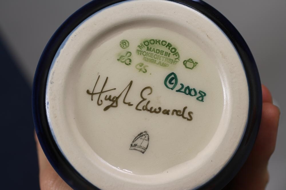 A MOORCROFT POTTERY VASE Image