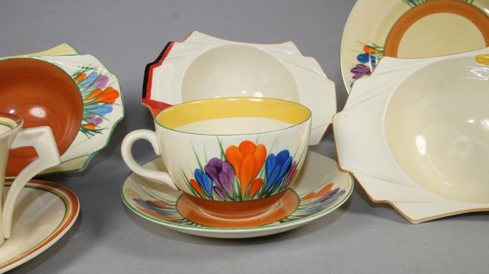 A CLARICE CLIFF NEWPORT POTTERY BIZARRE TEA CUP AND SAUCER Image