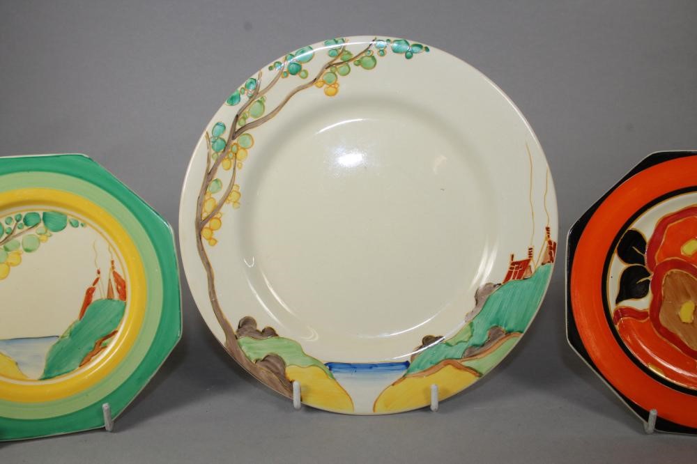 A CLARICE CLIFF NEWPORT POTTERY BIZARRE PLATE Image