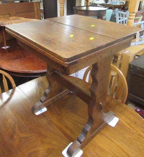 OAK SIDE TABLE Image