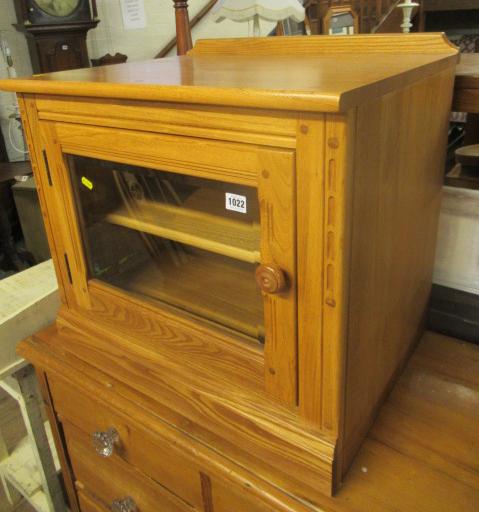 ERCOL WINDSOR GLAZED CABINET Image