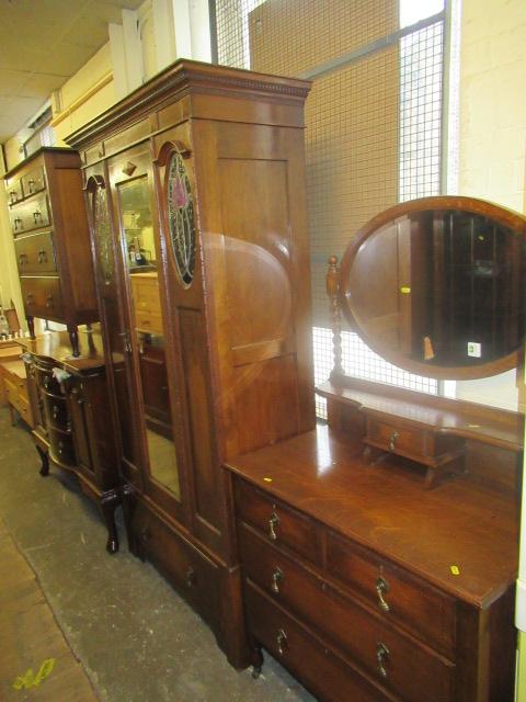 THREE PIECE OAK BEDROOM SUITE WITH INSET STAINED GLASS PANELS Image