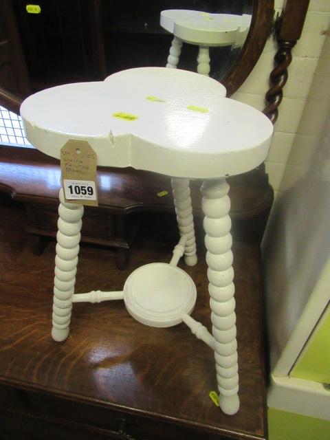 WHITE PAINTED STOOL Image