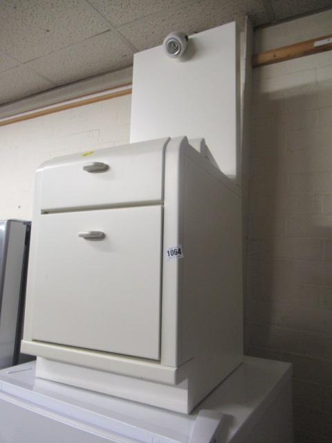 WHITE PAINTED BEDSIDE CABINET Image