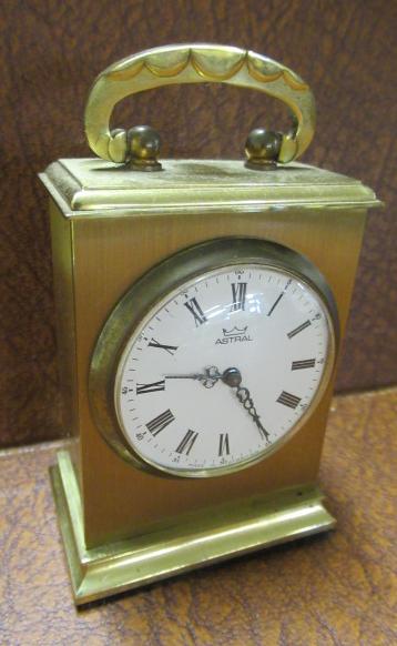 SMALL BRASS CARRIAGE CLOCK Image