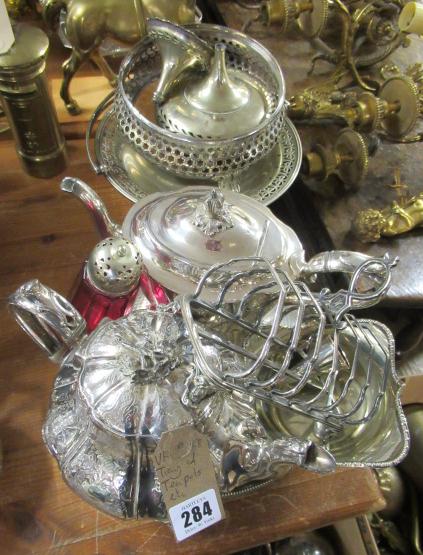 TRAY OF TEAPOTS ETC Image