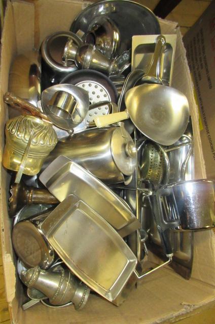 BOX OF EPNS AND METALWARE Image