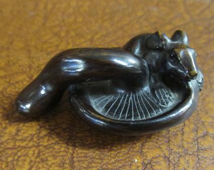 NETSUKE RAT ON MUSHROOM Image
