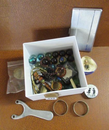 BOX OF COLLECTABLES Image