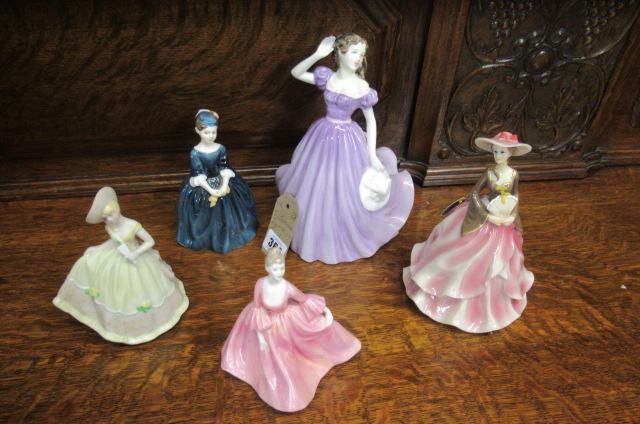 FIVE CERAMIC FIGURES INCLUDING ROYAL DOULTON Image