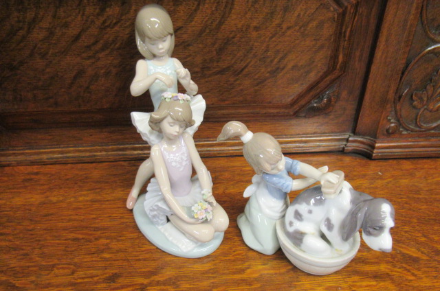 TWO LLADRO FIGURES Image