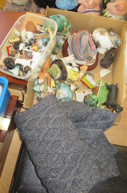 TWO BOXES OF ANIMAL MODELS Image