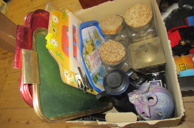BOX OF MISCELLANEOUS INCLUDING TRAYS ETC Image