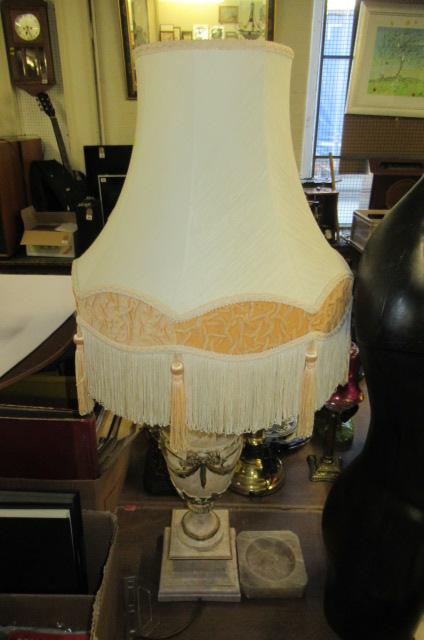 LARGE TABLE LAMP AND SHADE Image