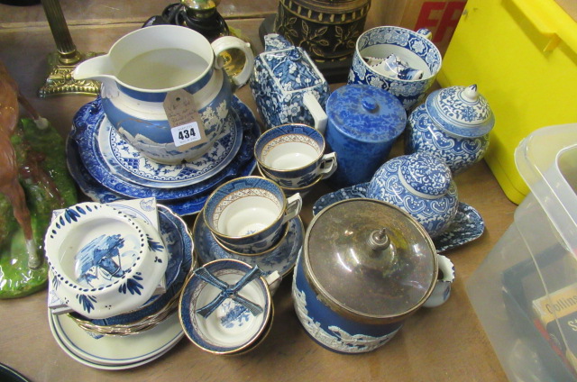 QUANTITY OF BLUE AND WHITE CERAMICS Image