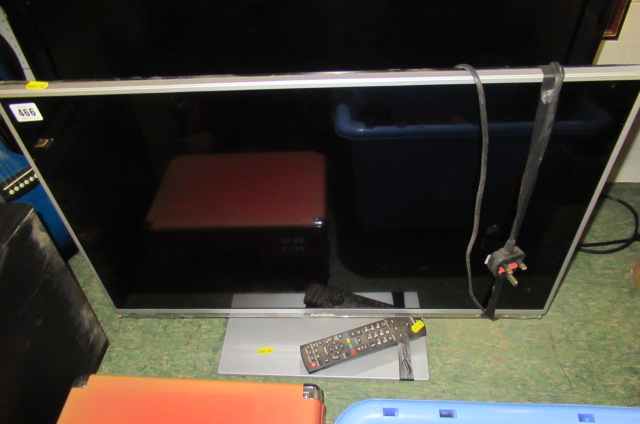 PANASONIC TV AND REMOTE Image