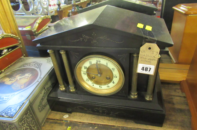 CLASSICAL STYLE MANTLE CLOCK Image