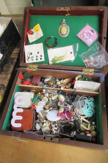 MOTHER OF PEARL TOPPED BOX WITH COSTUME JEWELLERY Image