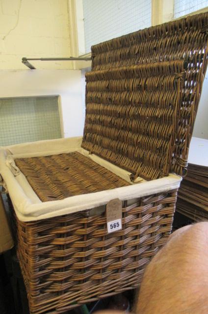 SET OF THREE WICKER BASKETS Image