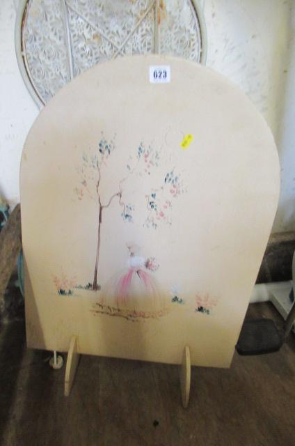 GARDEN CHAIR AND FIRESCREEN Image