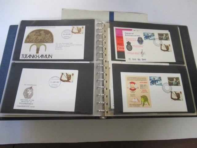 ALBUM OF MACHIN DEFINITIVE DECIMAL STAMPS Image