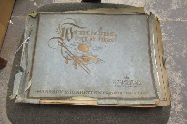 GERMAN LANGUAGE ALBUM OF FLAGS OF THE WORLD CIGARETTE CARDS Image