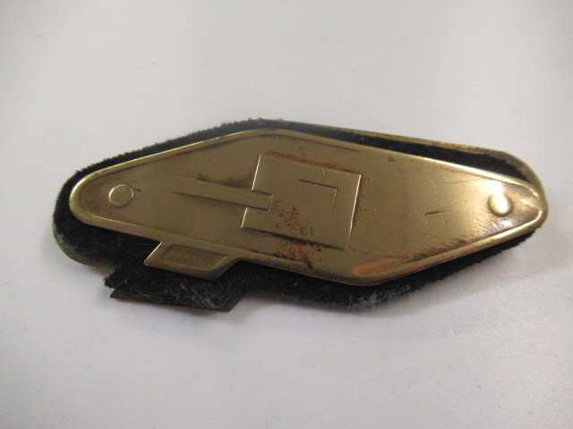 WWI  RARE TANK REGIMENT CAP BADGE Image