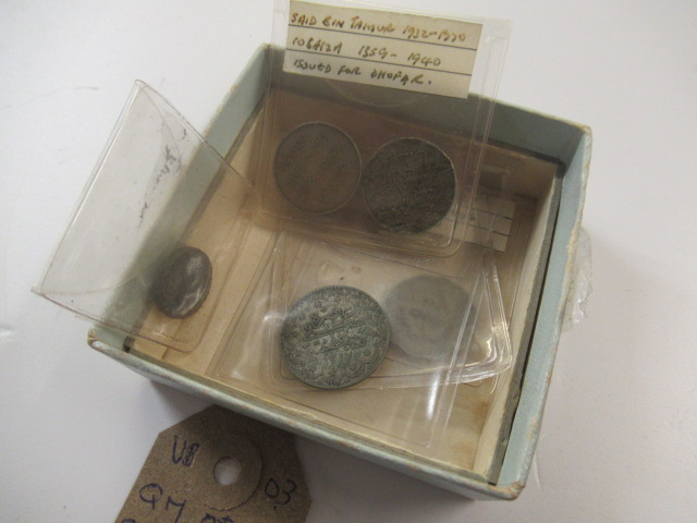 QUANTITY OF SILVER AND OTHER COINS Image
