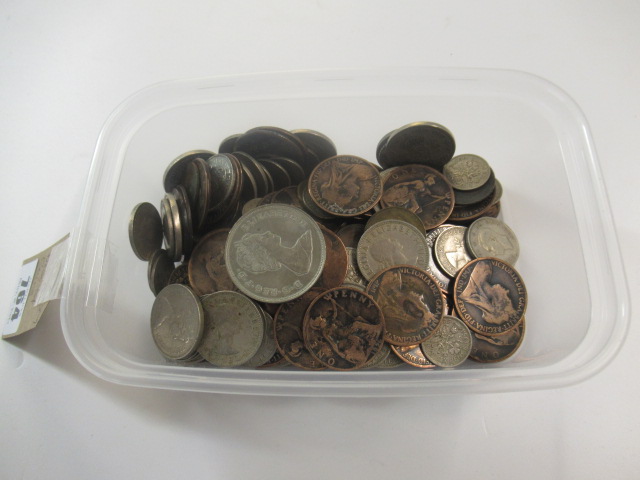 SMALL BOX OF COINS Image