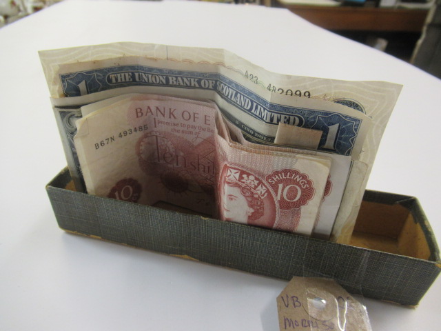 MORRISON SCOTTISH £1 AND O' BRIEN £5 NOTE ETC Image