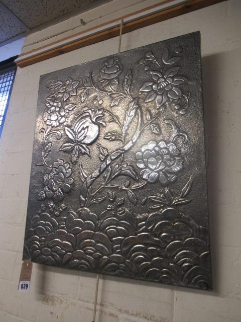 PEWTER FLORAL WALL PLAQUE Image