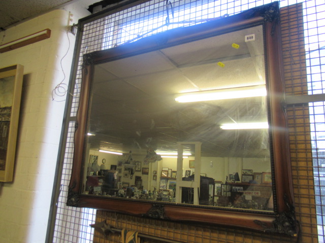 DECORATIVE FRAMED MIRROR Image