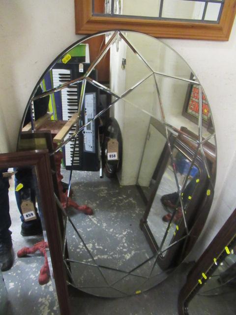 LARGE OVAL FACETED MIRROR Image
