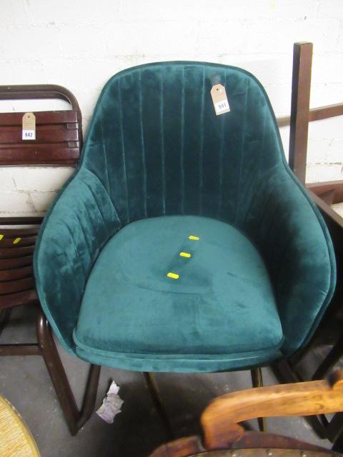 RETRO GREEN VELVET CHAIR Image