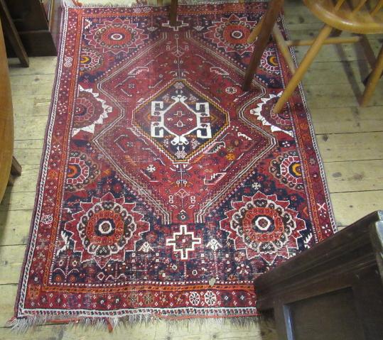 RED PATTERNED RUG Image