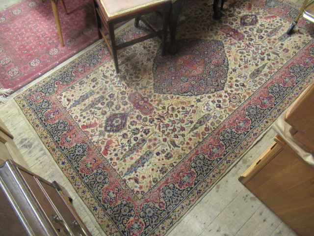 CREAM AND PINK PATTERNED RUG Image