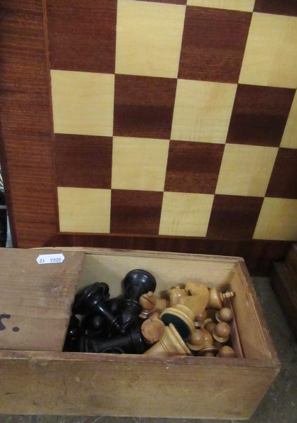 STAUNTON CHESS SET AND CHESS BOARD Image
