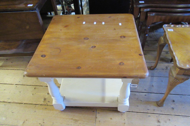 WOODEN CREAM AND BROWN COFFEE TABLE Image