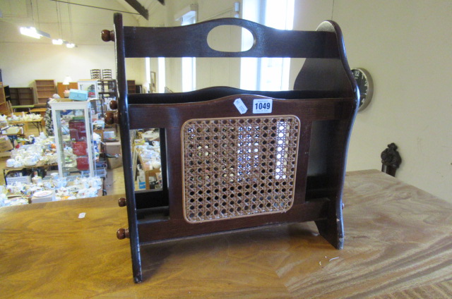 MAGAZINE RACK Image
