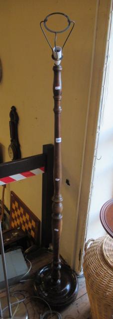 WOODEN STANDARD LAMP Image