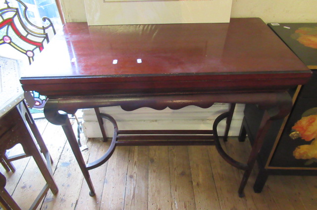 FOLDING CARD TABLE Image