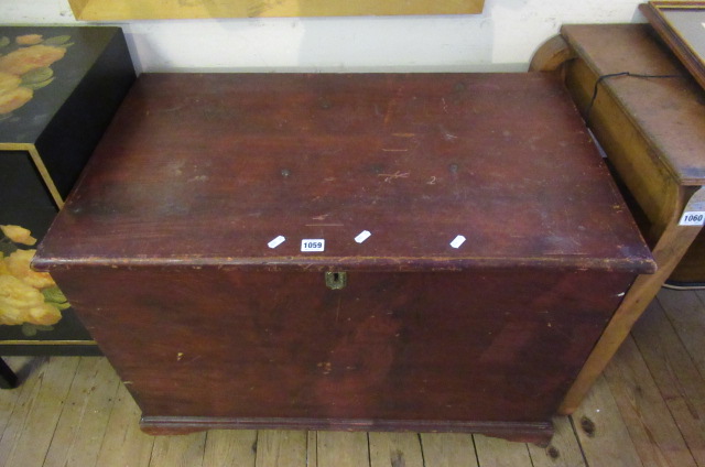 STAINED PINE BLANKET BOX Image