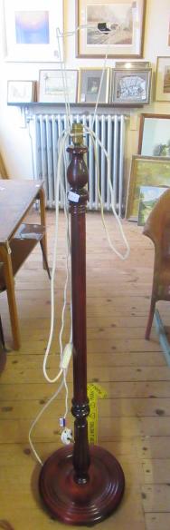 WOODEN STANDARD LAMP Image