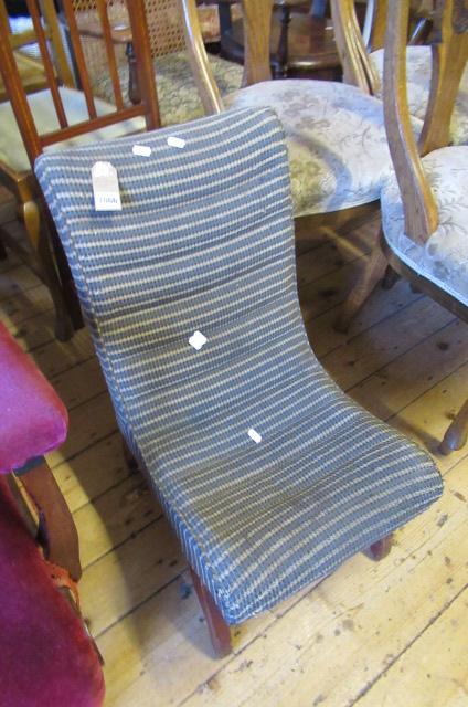 SMALL UPHOLSTERED CHAIR Image