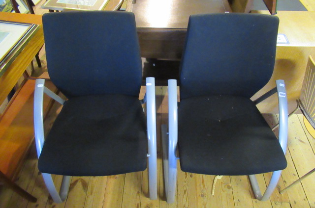 PAIR OF MODERN ARM CHAIRS Image